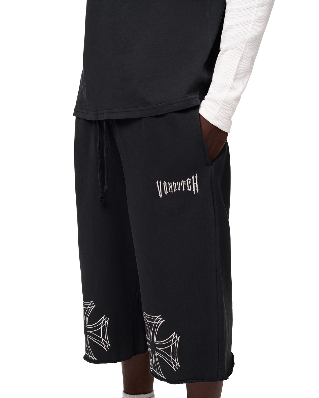 BLACK AND WHITE - LA OVER-SIZED 3/4 SHORTS — image 4