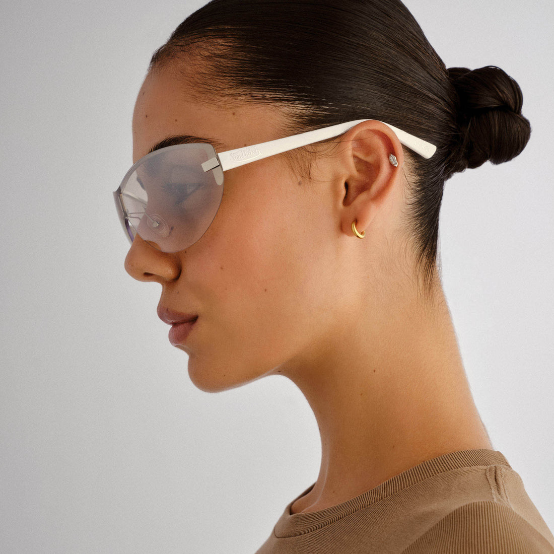 VON DUTCH x AIRE BOMBSHELL SUNGLASSES - SILVER WHITE — image 5