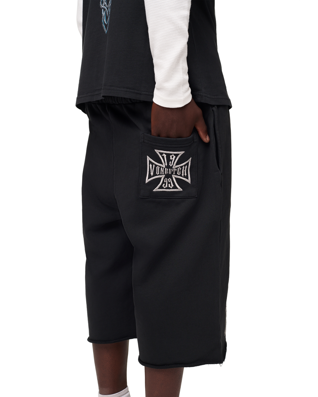 BLACK AND WHITE - LA OVER-SIZED 3/4 SHORTS — image 6