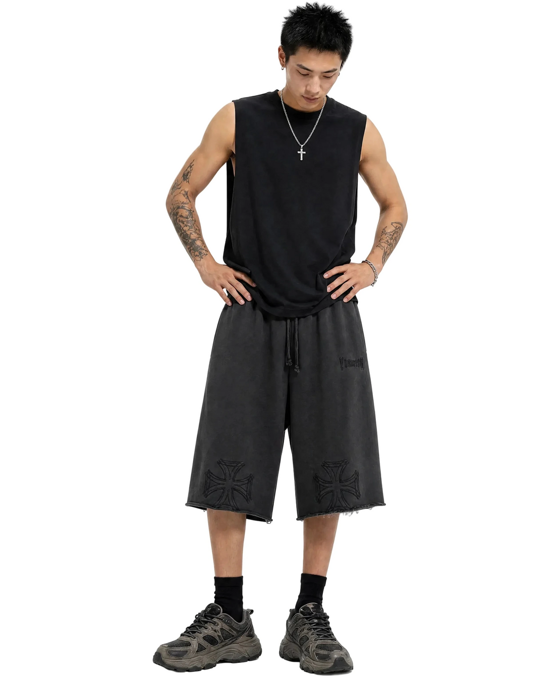 NOIR - LA OVER-SIZED 3/4 SHORTS