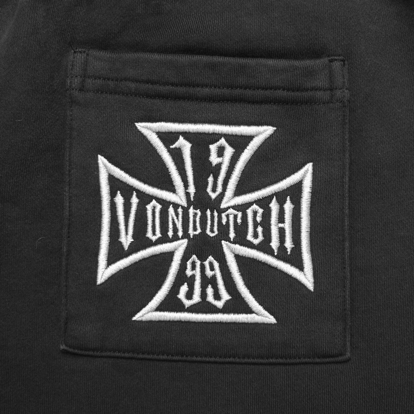 BLACK AND WHITE - LA OVER-SIZED 3/4 SHORTS
