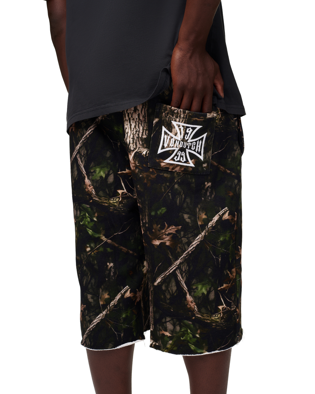TREE CAMO - LA OVER-SIZED 3/4 SHORTS — image 6